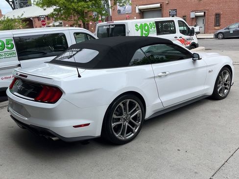 Used 2018 Ford Mustang GT Premium w/ Equipment Group 401A RWD image 4