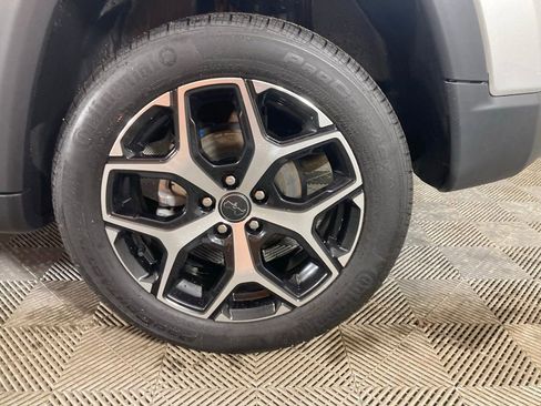 Used 2025 Jeep Compass Limited image 22