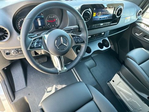 New 2025 Mercedes-Benz Sprinter 2500 image 9