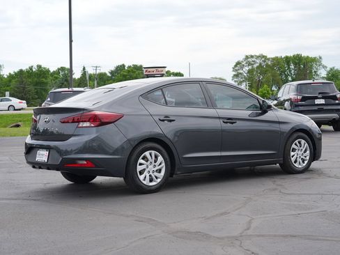 Used 2020 Hyundai Elantra SE FWD image 3