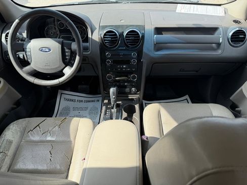 Used 2009 Ford Taurus X SEL FWD image 12
