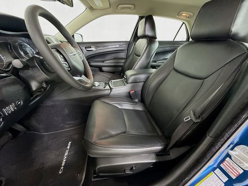 Used 2023 Chrysler 300 Touring L w/ Safetytec Plus Group image 22