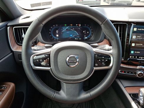 Used 2024 Volvo XC60 B5 Plus AWD/4WD image 20