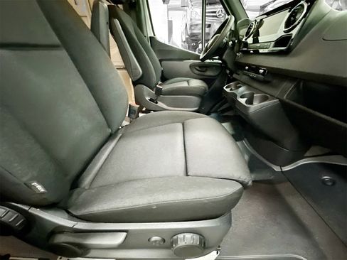 Certified 2025 Mercedes-Benz Sprinter 2500 image 26