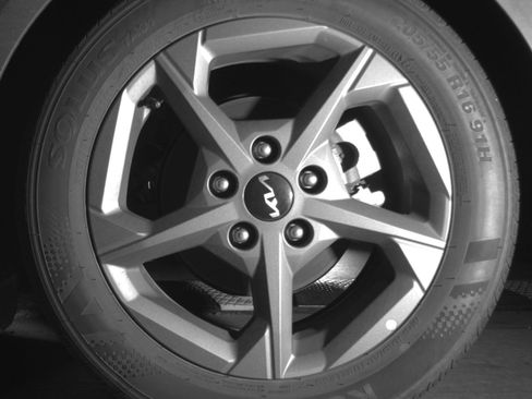 Used 2025 Kia K4 FWD image 14