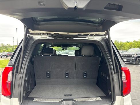 Certified 2025 GMC Yukon Denali AWD/4WD image 32