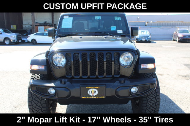 Used 2023 Jeep Gladiator Sport AWD/4WD image 2