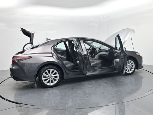 Used 2021 Toyota Camry LE image 55