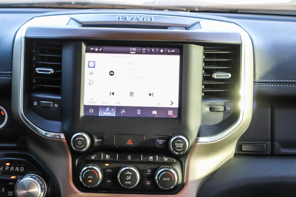 Used 2022 RAM 1500 Laramie AWD/4WD image 16