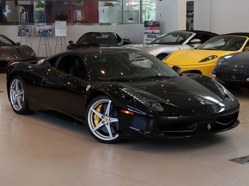 Used 2011 Ferrari 458 Italia Coupe RWD image 2