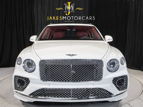 Used 2022 Bentley Bentayga image 17