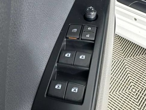 Used 2020 Toyota Camry LE FWD image 25