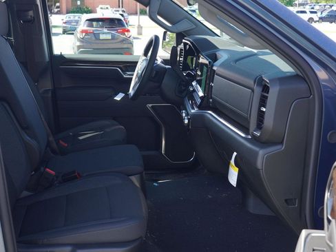 New 2026 GMC Sierra 1500 Elevation image 29