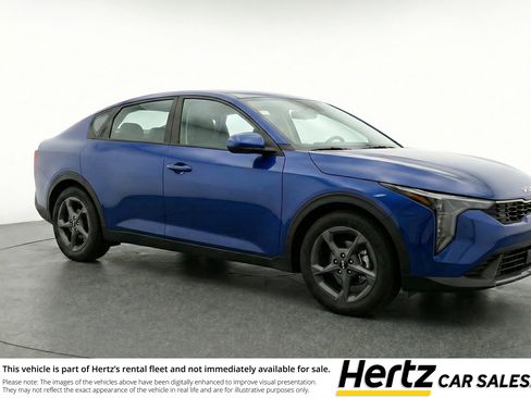 Used 2025 Kia K4 LXS FWD image 1