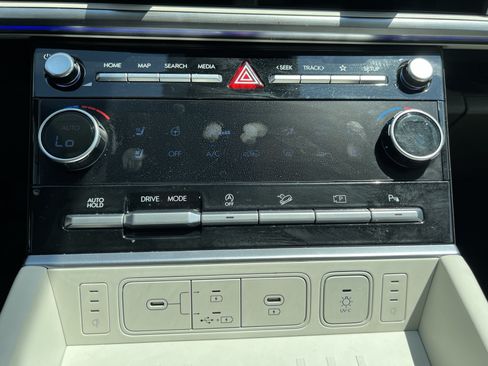 Used 2025 Hyundai Santa Fe Calligraphy FWD image 28