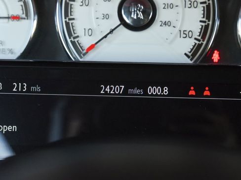 Used 2020 Rolls-Royce Wraith image 23