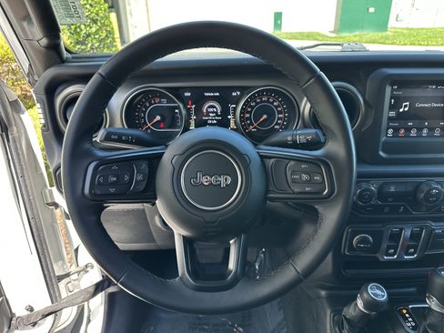 Used 2020 Jeep Wrangler Sport AWD/4WD image 19