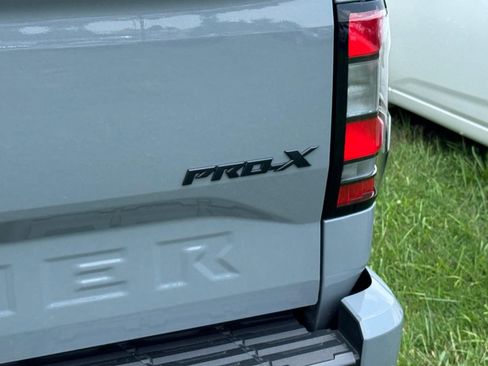 Used 2024 Nissan Frontier Pro-X w/ Pro Convenience Package RWD image 13