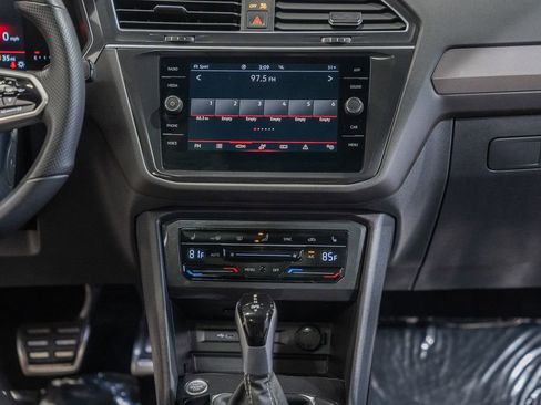 Used 2024 Volkswagen Tiguan SE R-Line image 20