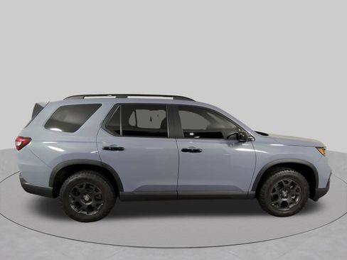 Used 2024 Honda Pilot TrailSport image 39
