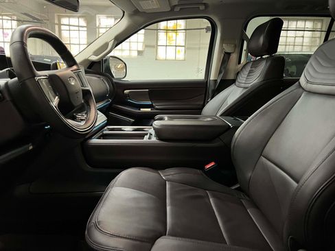 Used 2025 Ford Expedition Max Platinum w/ Platinum Ultimate Package image 17