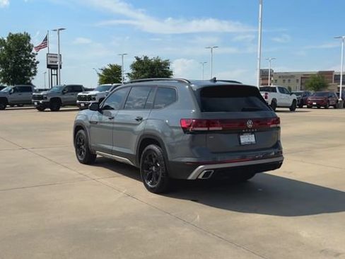 Used 2024 Volkswagen Atlas Peak Edition SE AWD/4WD image 7