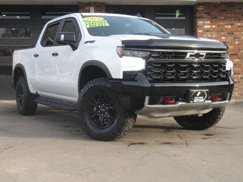 Used 2024 Chevrolet Silverado 1500 ZR2 w/ Technology Package image 2