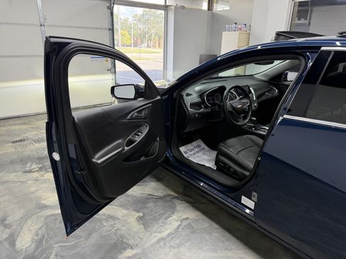 Used 2019 Chevrolet Malibu LT w/ LT Plus Package FWD image 8