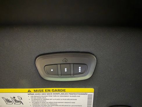 Used 2025 Chrysler Pacifica Select FWD image 29