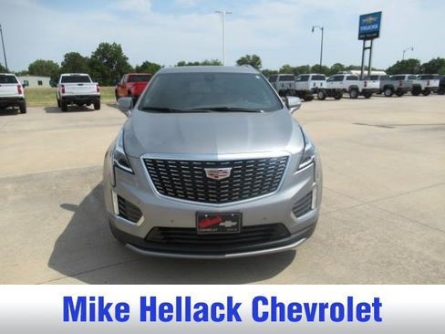 Used 2025 Cadillac XT5 Premium Luxury FWD image 2