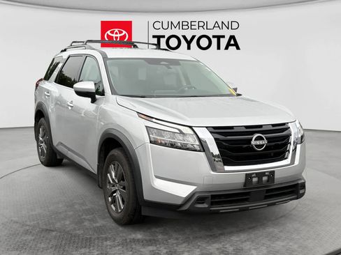 Used 2022 Nissan Pathfinder SV FWD image 7