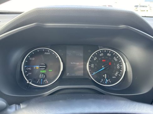 Used 2021 Toyota RAV4 LE image 22