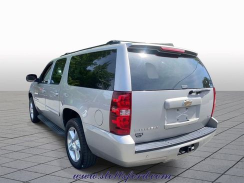 Used 2009 Chevrolet Suburban LT w/ Luxury Package RWD image 5