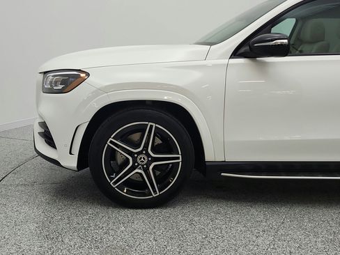 Used 2021 Mercedes-Benz GLS 580 4MATIC image 24