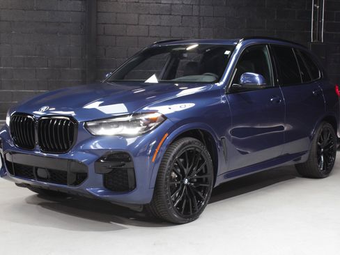 Used 2022 BMW X5 xDrive40i w/ M Sport Package AWD/4WD image 4
