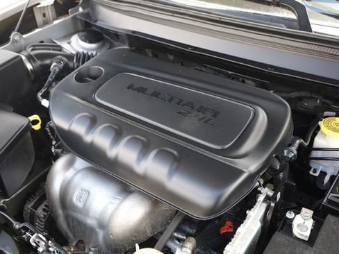Used 2020 Jeep Cherokee Latitude FWD image 9