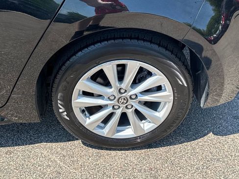 Used 2025 Toyota Corolla SE w/ SE Package FWD image 40