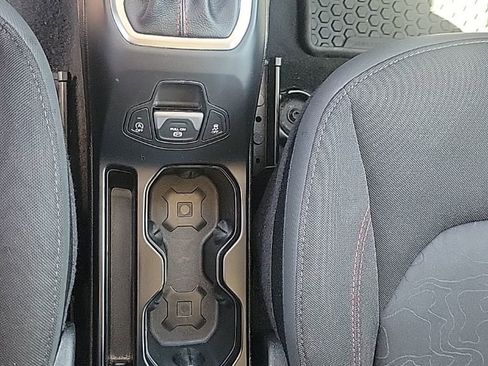 Used 2023 Jeep Renegade Trailhawk AWD/4WD image 30