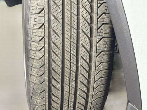 Used 2025 Mercedes-Benz GLC 350e 4MATIC image 42