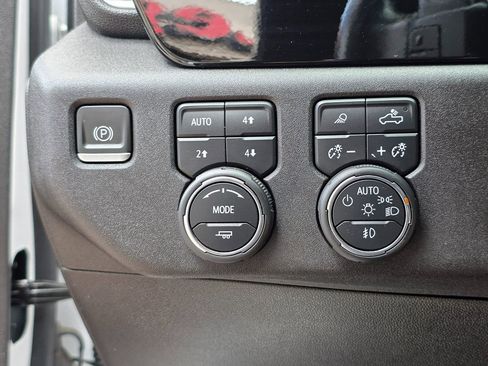 Used 2022 Chevrolet Silverado 1500 High Country image 47