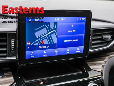 Used 2022 Ford Explorer Limited w/ Equipment Group 301A AWD/4WD image 19