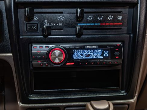 Used 1996 Toyota Tacoma SR5 AWD/4WD image 15