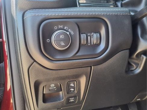 Used 2025 RAM 1500 Limited AWD/4WD image 26