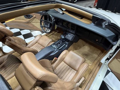 Used 1989 Pontiac Firebird Trans Am image 4