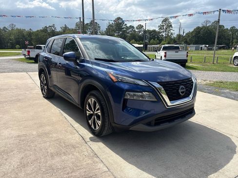 Used 2023 Nissan Rogue SV AWD/4WD image 3