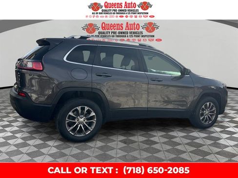 Used 2019 Jeep Cherokee Latitude Plus w/ Cold Weather Group image 8