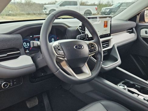 New 2026 Ford Explorer Active w/ Active Comfort Package image 13