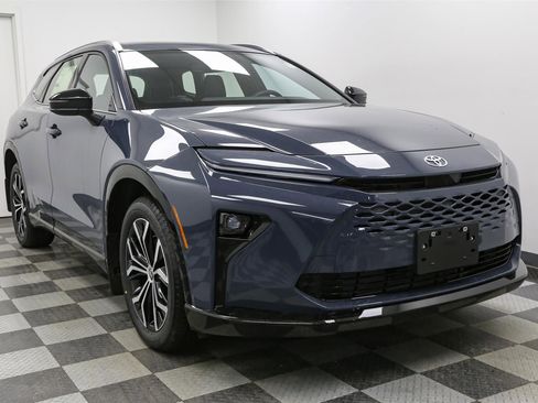 New 2025 Toyota Crown Signia image 2