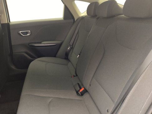 Used 2025 Kia K4 FWD image 18