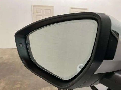 Used 2024 Audi Q8 e-tron Premium Plus w/ Premium Plus Package image 93